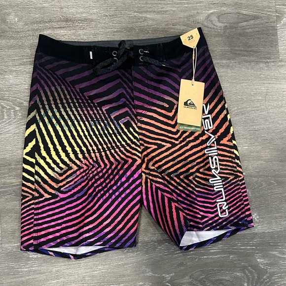 Quicksilver High Line Board Shorts Stripe Black, Red & Yellow, Boys, SZ 25. NEW - Picture 11 of 11